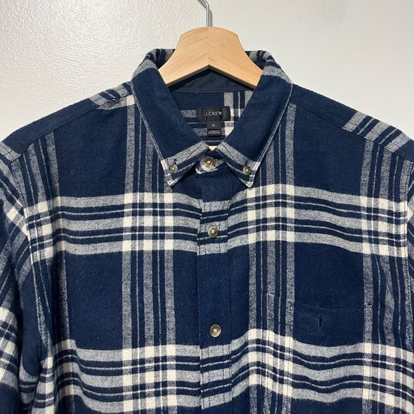 J.Crew Men’s Navy Plaid Flannel Shirt with Suede Elbow Patches - Size M - Picture 7 of 15